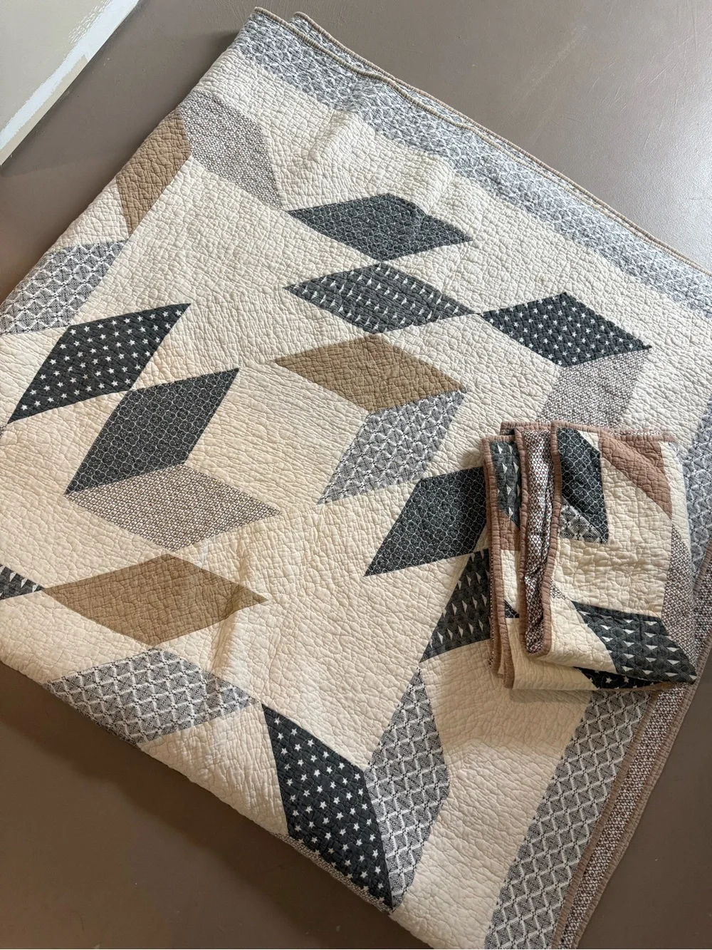 Better Homes And Gardens Geometric Diamond Quilt - Cream, Gray & Brown